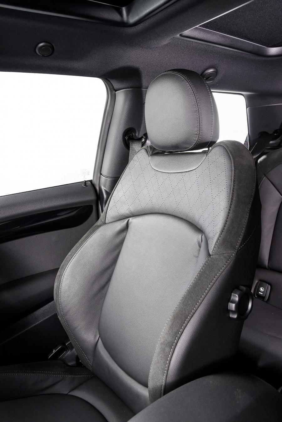 Интерьер Mini Cooper 1499 GT 2018 года  (ZA) (фото 12 из 25)